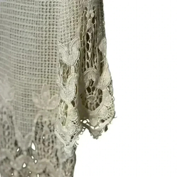 Forgotten Grace Women's Beige Crochet Bell Sleeve Tunic Size Medium - Picture 4 of 7